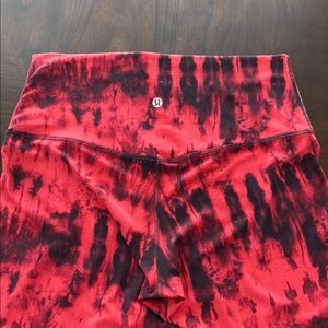 Lululemon Athletica Red and Black Leggings with Abstract Pattern